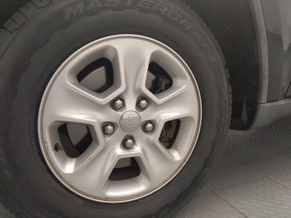 2016 Jeep Grand Cherokee in Savannah, GA 31419 - 18054818 31