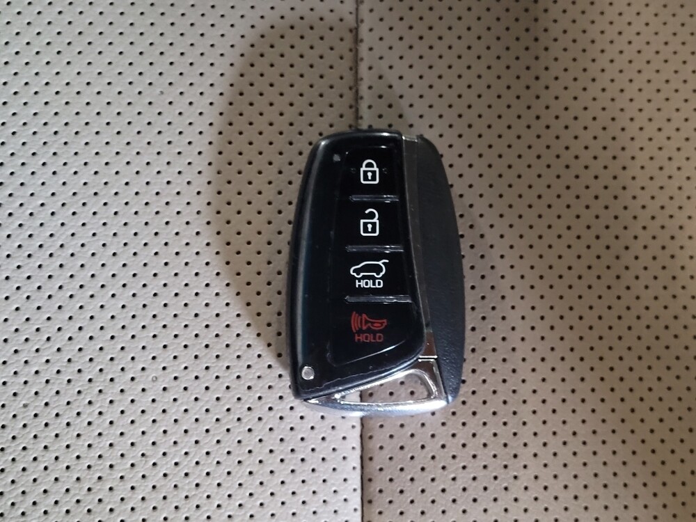 2018 Hyundai Santa Fe in Kissimmee, FL 34744 - 18054870 32