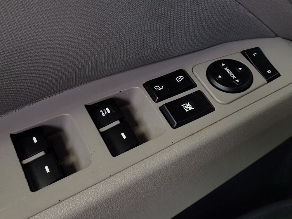 2018 Hyundai Elantra in Clearwater, FL 33764 - 18055005 27