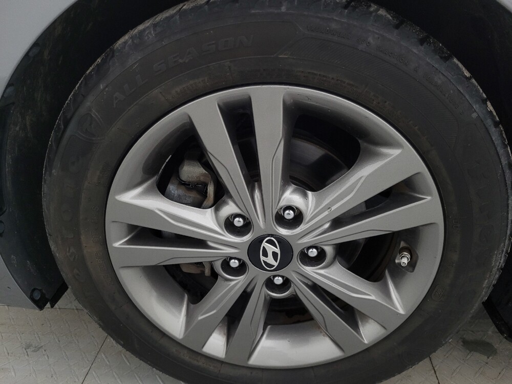 2018 Hyundai Elantra in Clearwater, FL 33764 - 18055005 31