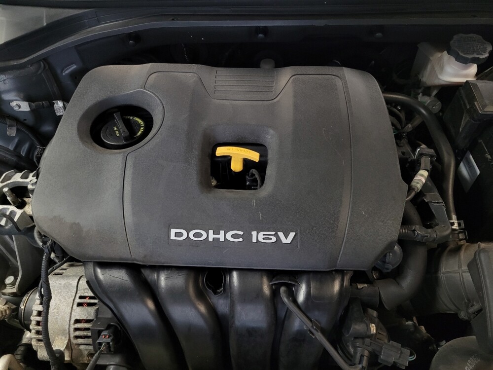 2018 Hyundai Elantra in Clearwater, FL 33764 - 18055005 30