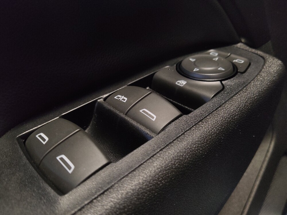 2018 Chevrolet Equinox in Hialeah, FL 33014 - 18055016 27