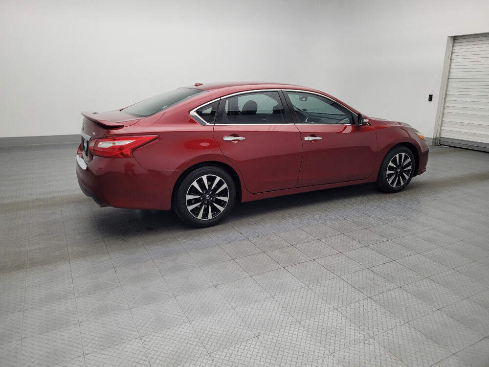 2017 Nissan Altima in Ocala, FL 34471 - 18055130 10