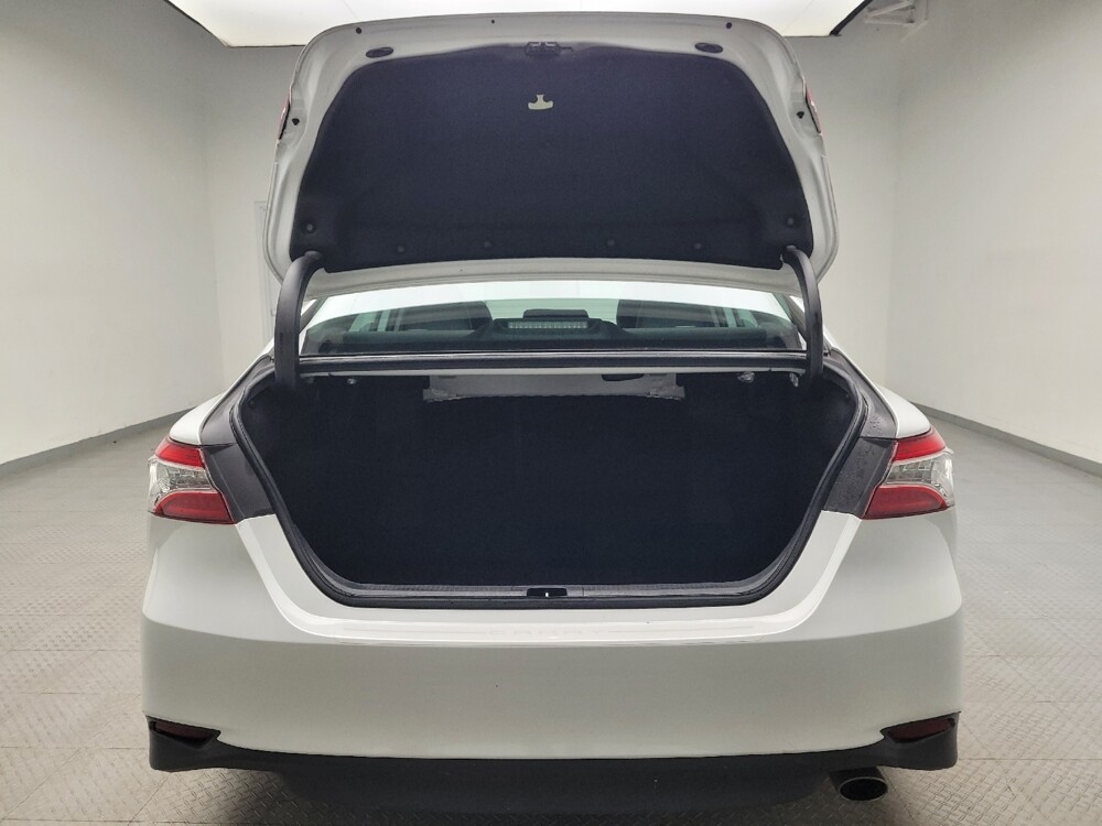 2019 Toyota Camry in Eastpointe, MI 48021 - 18055174 29