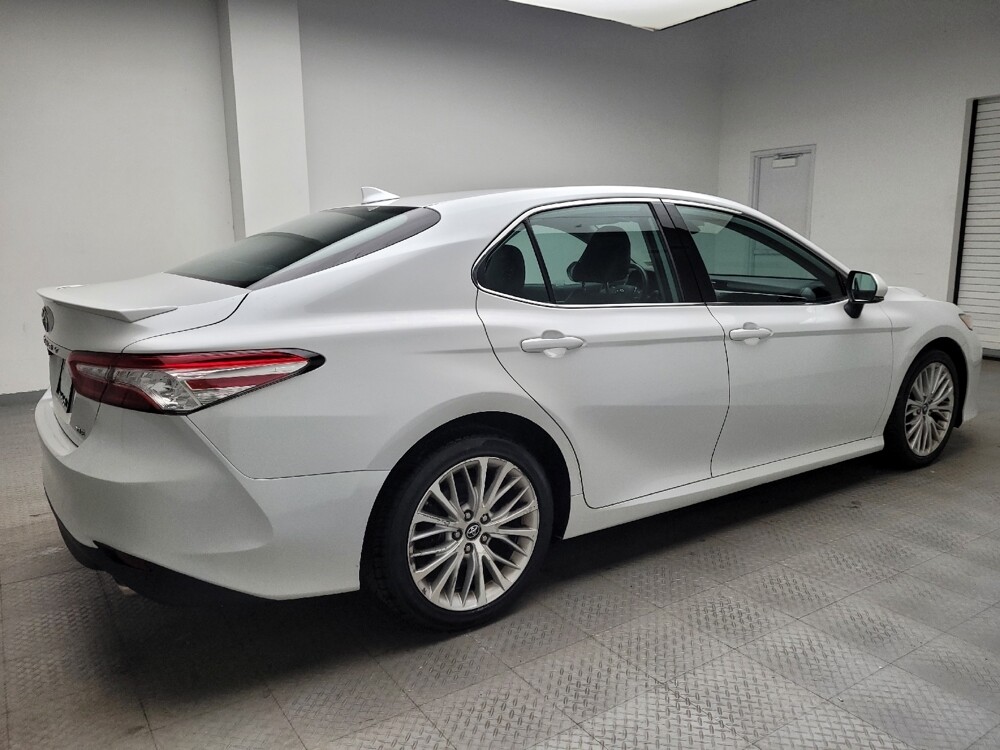 2019 Toyota Camry in Eastpointe, MI 48021 - 18055174 10