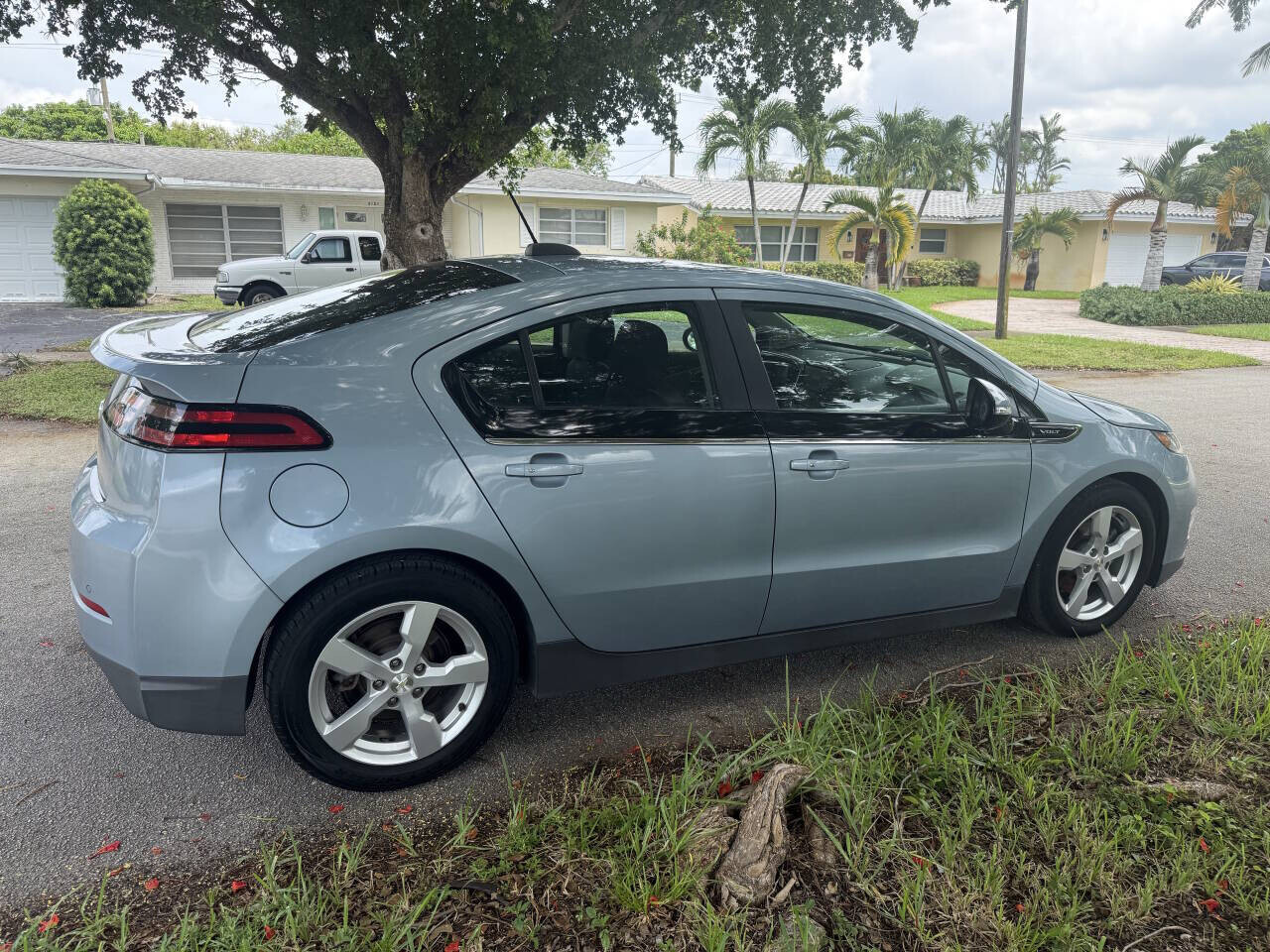 2015 Chevrolet Volt in Hollywood, FL 33023-1906 - 18055183 9