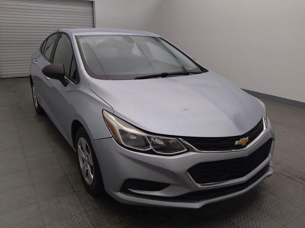 2018 Chevrolet Cruze in Houston, TX 77060 - 18055346 13