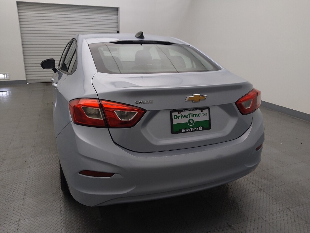 2018 Chevrolet Cruze in Houston, TX 77060 - 18055346 6
