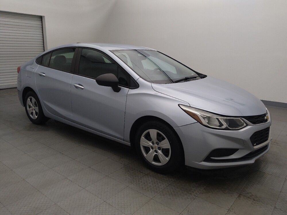2018 Chevrolet Cruze in Houston, TX 77060 - 18055346 11