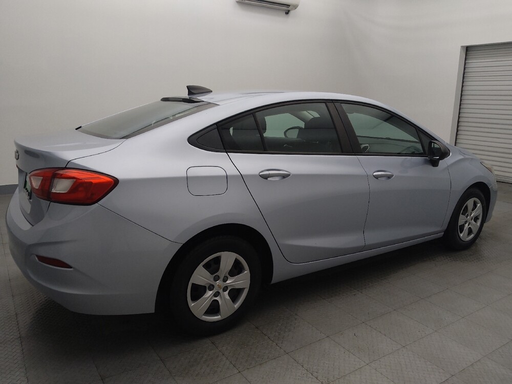 2018 Chevrolet Cruze in Houston, TX 77060 - 18055346 10