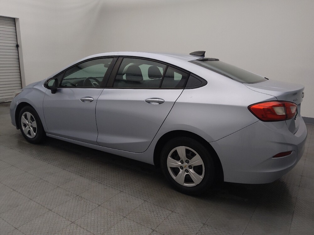 2018 Chevrolet Cruze in Houston, TX 77060 - 18055346 3