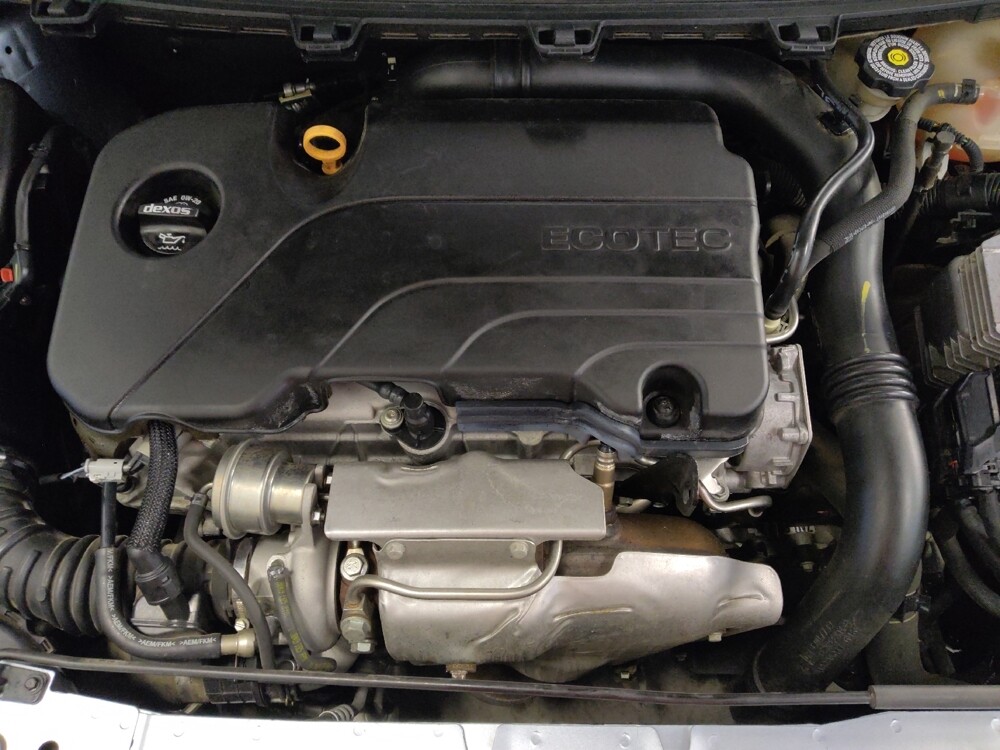 2018 Chevrolet Cruze in Houston, TX 77060 - 18055346 30