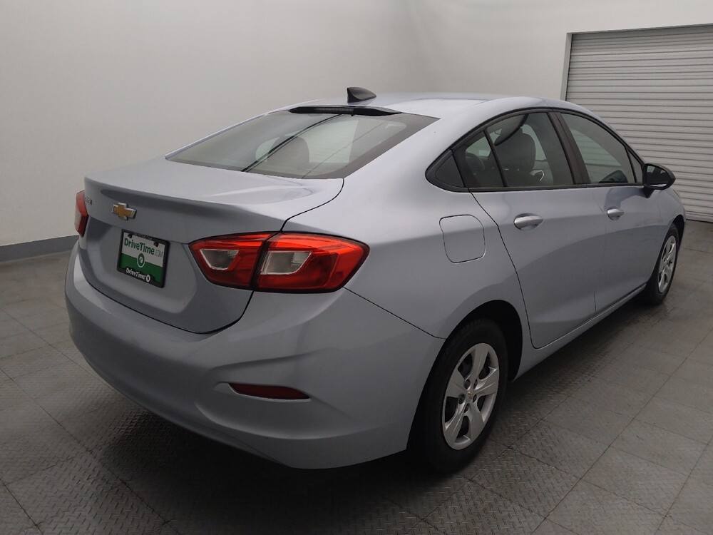 2018 Chevrolet Cruze in Houston, TX 77060 - 18055346 9