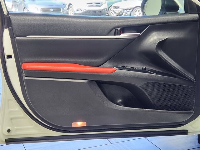 2020 Toyota Camry in Cinnaminson, NJ 08077 - 18055553 10