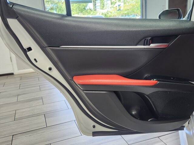 2020 Toyota Camry in Cinnaminson, NJ 08077 - 18055553 12