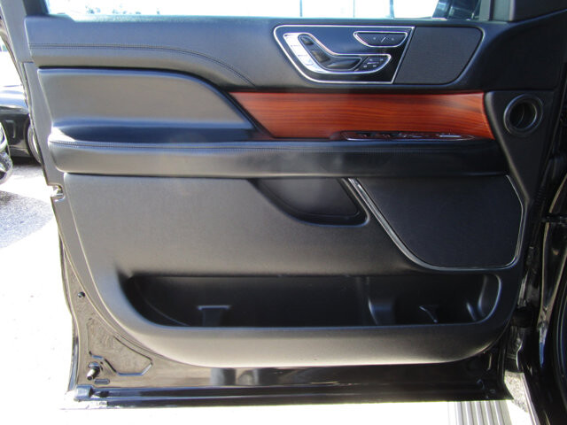 2018 Lincoln Navigator L in Tampa, FL 33604-6914 - 18055585 26