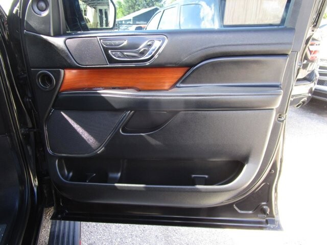 2018 Lincoln Navigator L in Tampa, FL 33604-6914 - 18055585 23