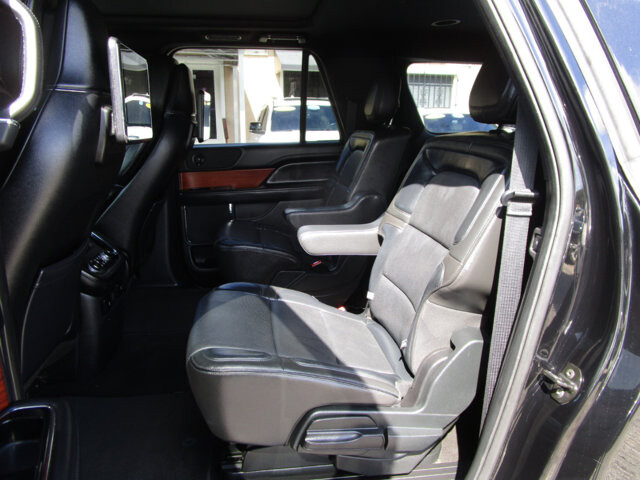 2018 Lincoln Navigator L in Tampa, FL 33604-6914 - 18055585 16