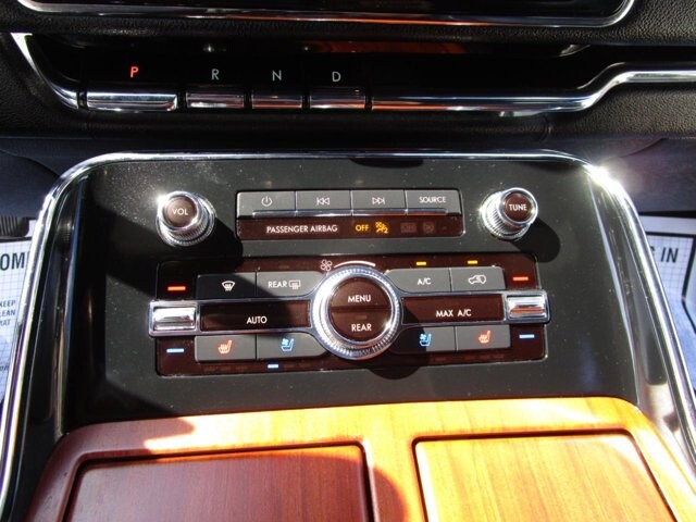 2018 Lincoln Navigator L in Tampa, FL 33604-6914 - 18055585 5