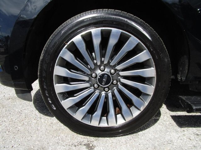 2018 Lincoln Navigator L in Tampa, FL 33604-6914 - 18055585 28