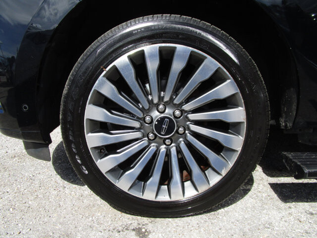 2018 Lincoln Navigator L in Tampa, FL 33604-6914 - 18055585 28