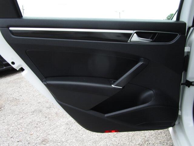 2018 Volkswagen Passat in Tampa, FL 33604-6914 - 18055586 18