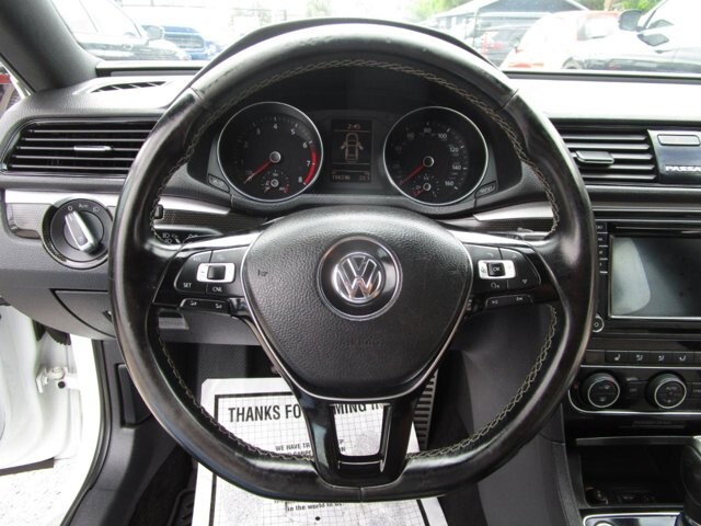 2018 Volkswagen Passat in Tampa, FL 33604-6914 - 18055586 4