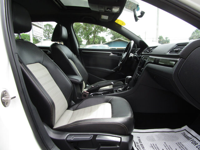 2018 Volkswagen Passat in Tampa, FL 33604-6914 - 18055586 7