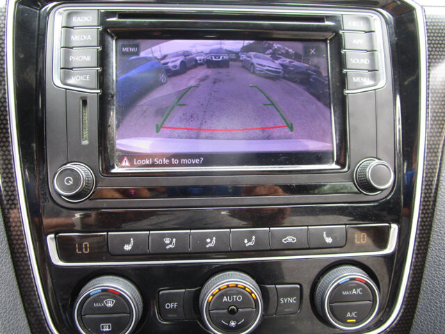 2018 Volkswagen Passat in Tampa, FL 33604-6914 - 18055586 6