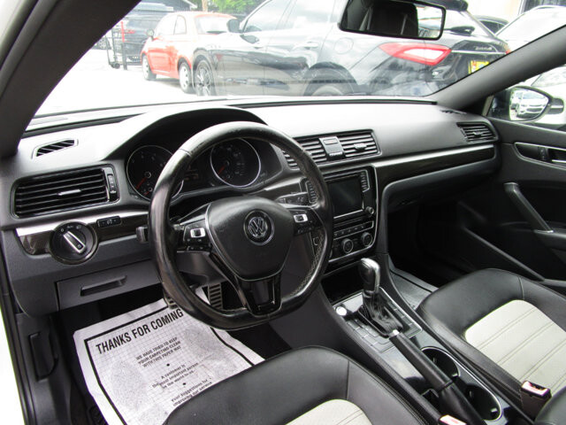 2018 Volkswagen Passat in Tampa, FL 33604-6914 - 18055586 12