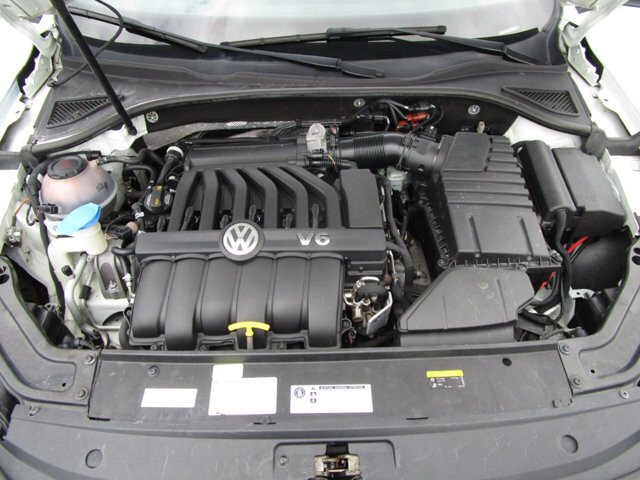 2018 Volkswagen Passat in Tampa, FL 33604-6914 - 18055586 22