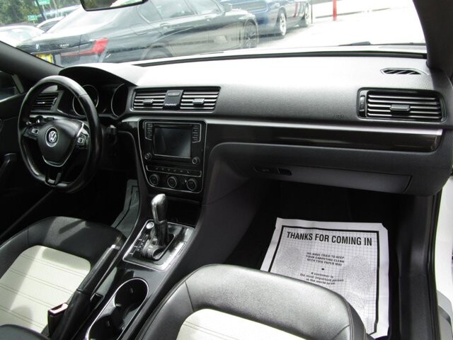 2018 Volkswagen Passat in Tampa, FL 33604-6914 - 18055586 11