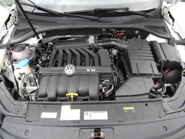 2018 Volkswagen Passat in Tampa, FL 33604-6914 - 18055586 22