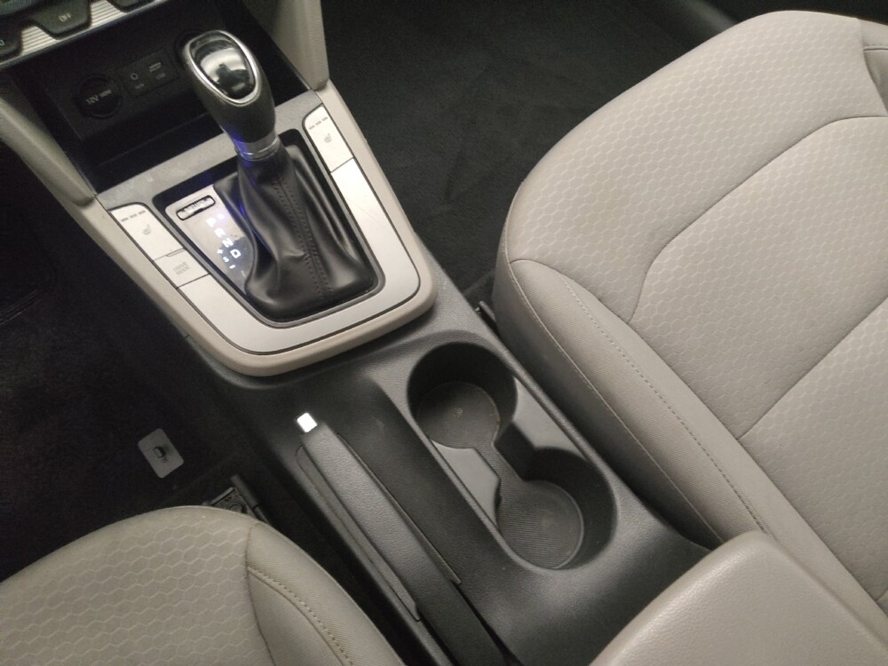 2019 Hyundai Elantra in Midlothian, IL 60445 - 18055999 26