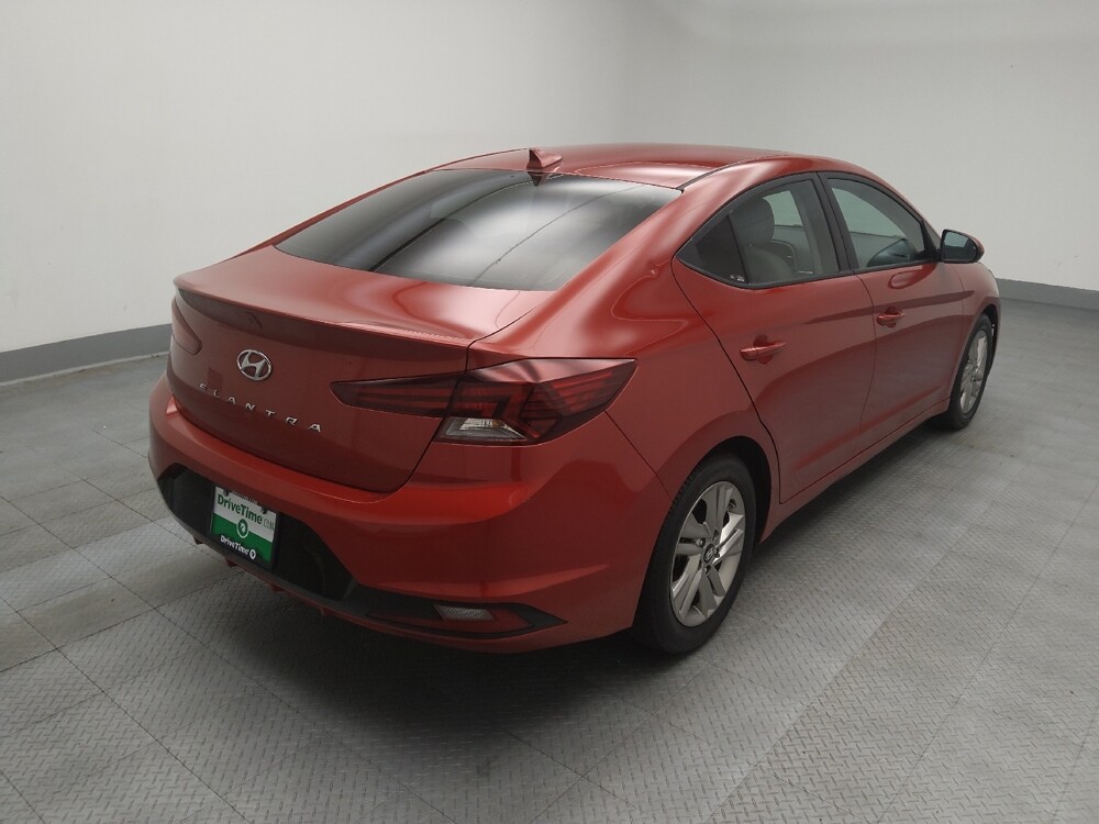 2019 Hyundai Elantra in Midlothian, IL 60445 - 18055999 9