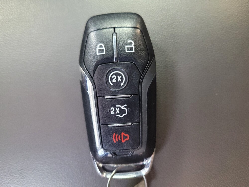 2017 Lincoln MKX in Tallahassee, FL 32304 - 18056361 32