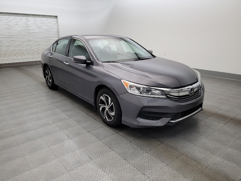 2017 Honda Accord in Glendale, AZ 85301 - 18056372 13