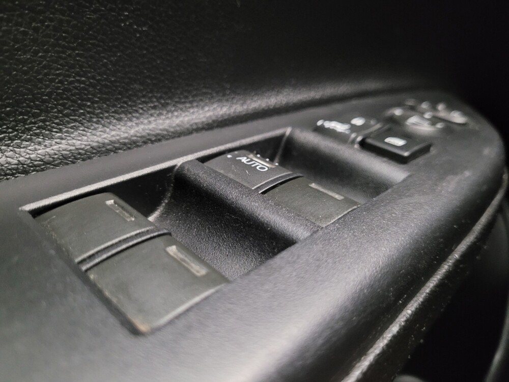 2017 Honda Accord in Glendale, AZ 85301 - 18056372 27