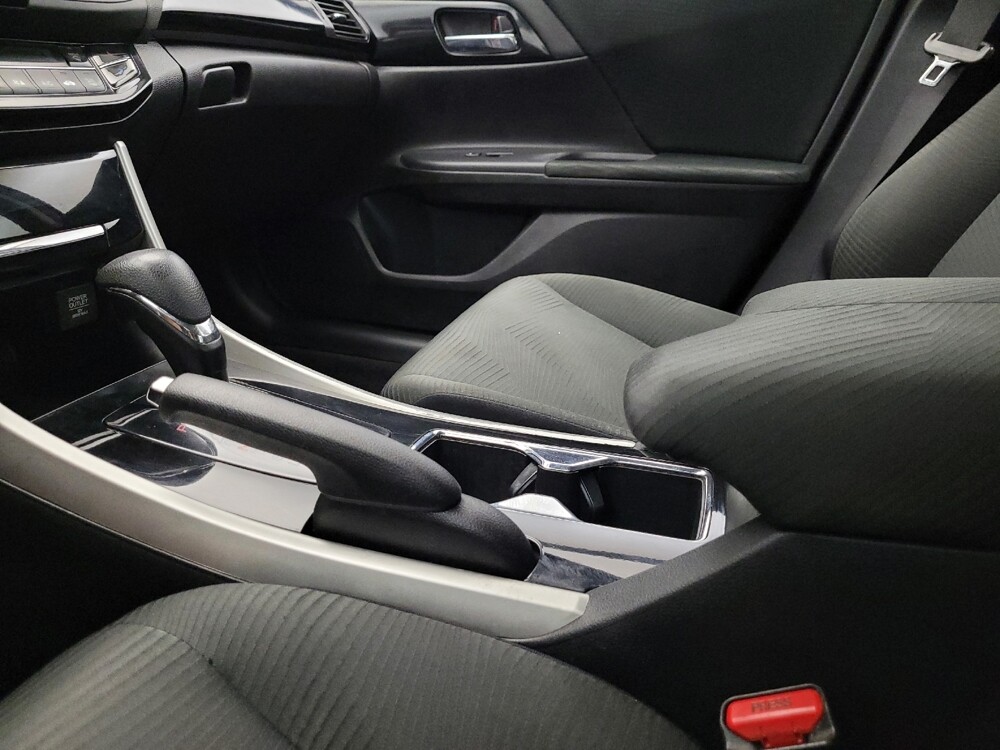 2017 Honda Accord in Glendale, AZ 85301 - 18056372 26