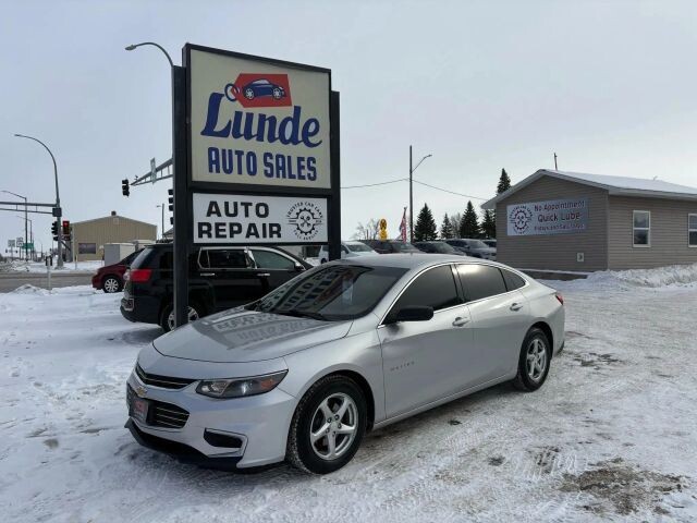 2016 Chevrolet Malibu in Wadena, MN 56482 - 18056494 6