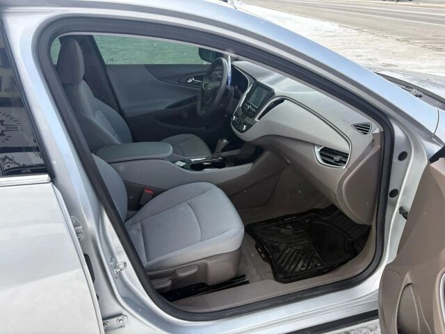 2016 Chevrolet Malibu in Wadena, MN 56482 - 18056494 19