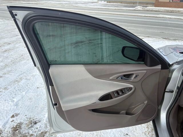 2016 Chevrolet Malibu in Wadena, MN 56482 - 18056494 16