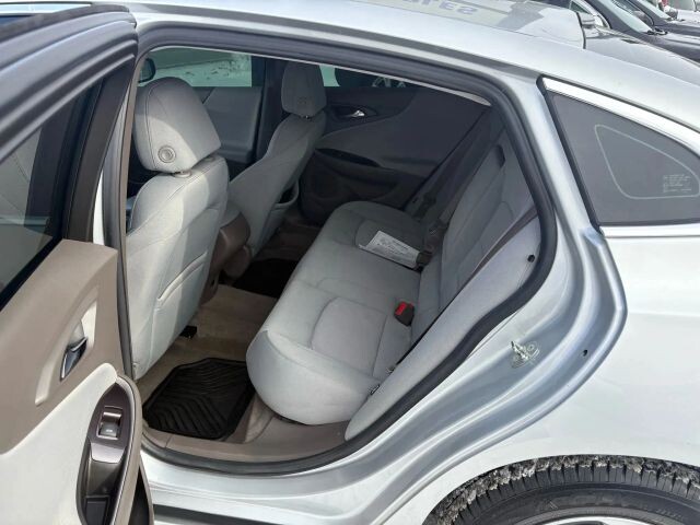 2016 Chevrolet Malibu in Wadena, MN 56482 - 18056494 17