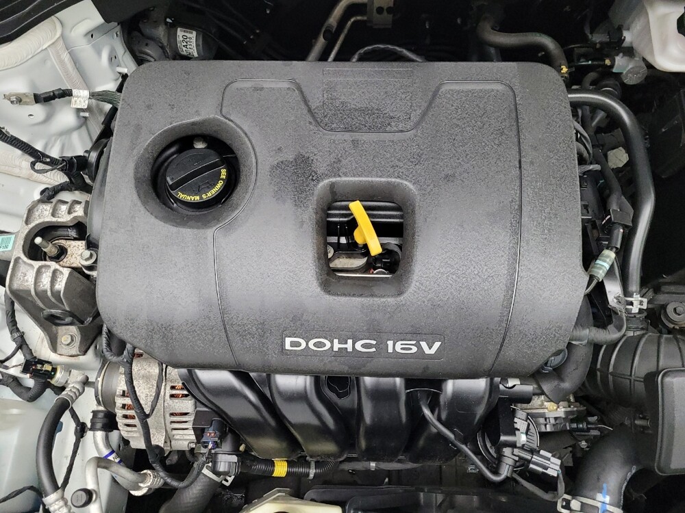 2018 Hyundai Elantra in Des Moines, IA 50310 - 18056689 30