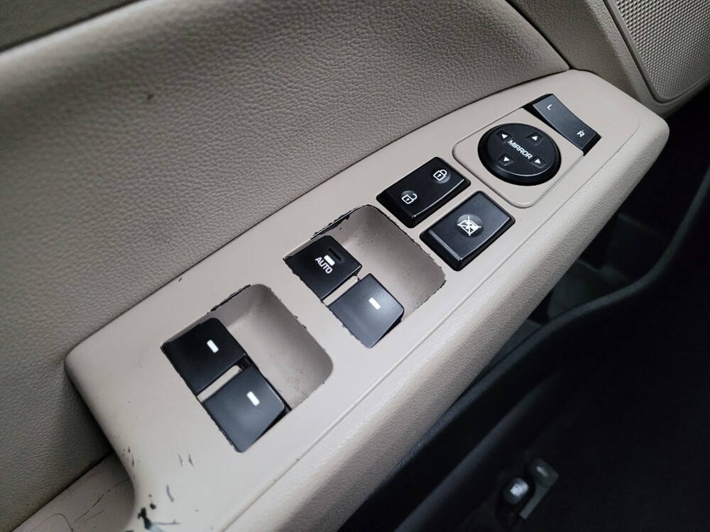 2018 Hyundai Elantra in Des Moines, IA 50310 - 18056689 27