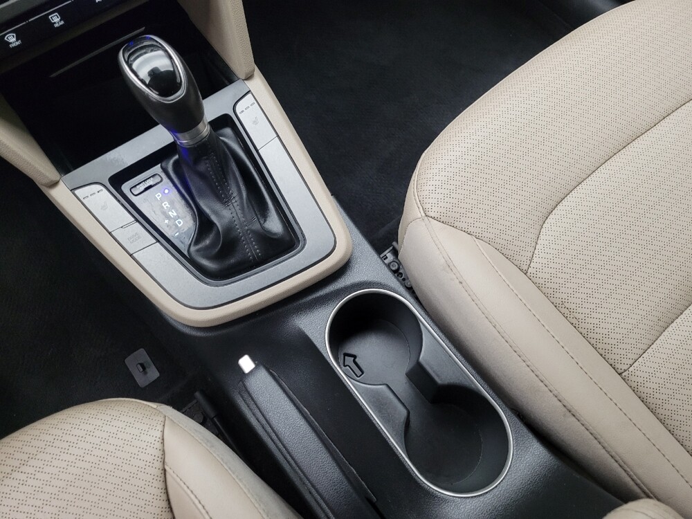2018 Hyundai Elantra in Des Moines, IA 50310 - 18056689 26