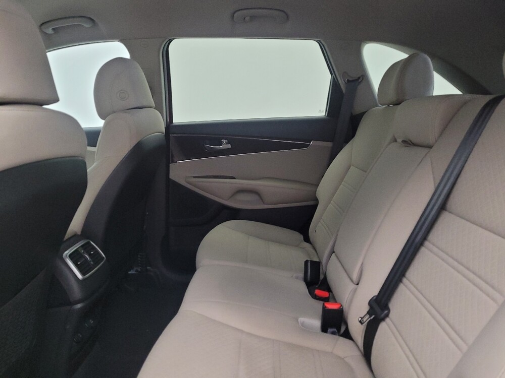 2017 Kia Sorento in Cincinnati, OH 45255 - 18056730 18