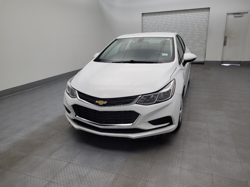 2018 Chevrolet Cruze in Cincinnati, OH 45255 - 18056801 15