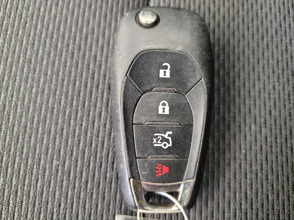 2018 Chevrolet Cruze in Cincinnati, OH 45255 - 18056801 32