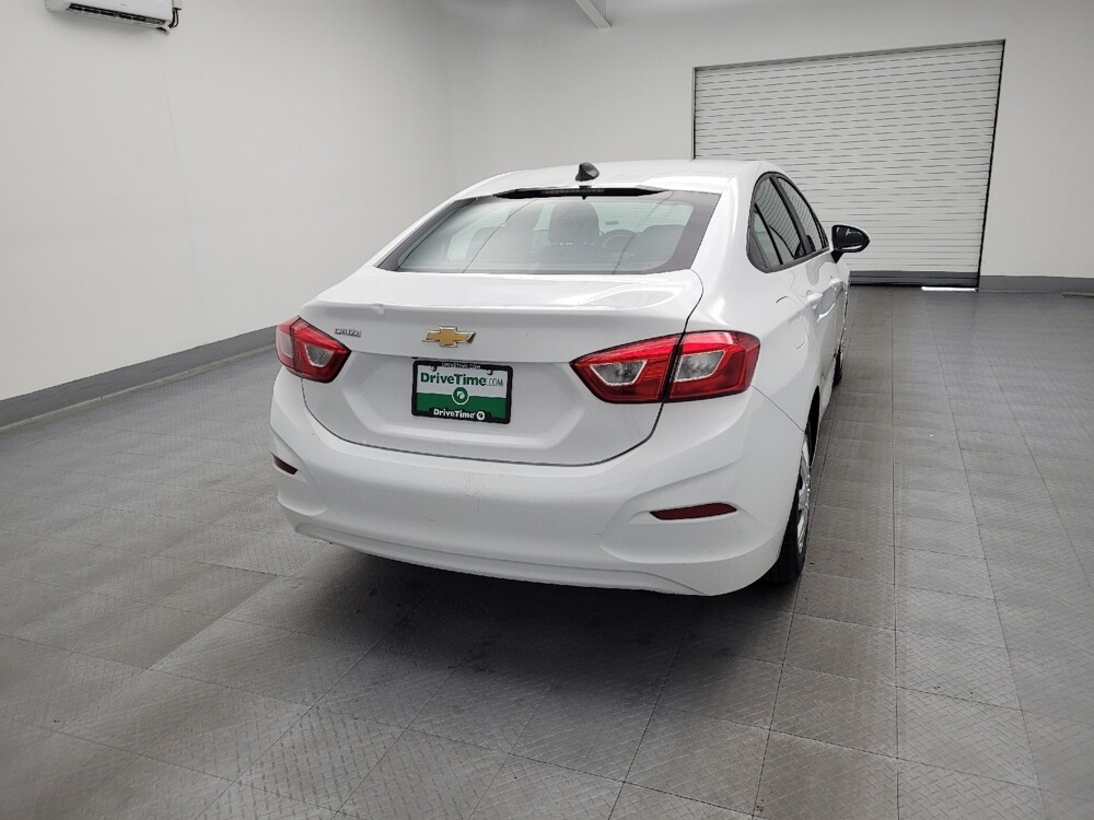 2018 Chevrolet Cruze in Cincinnati, OH 45255 - 18056801 7
